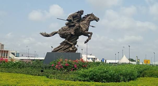 Accueil Monument de la statue Bio guerra
